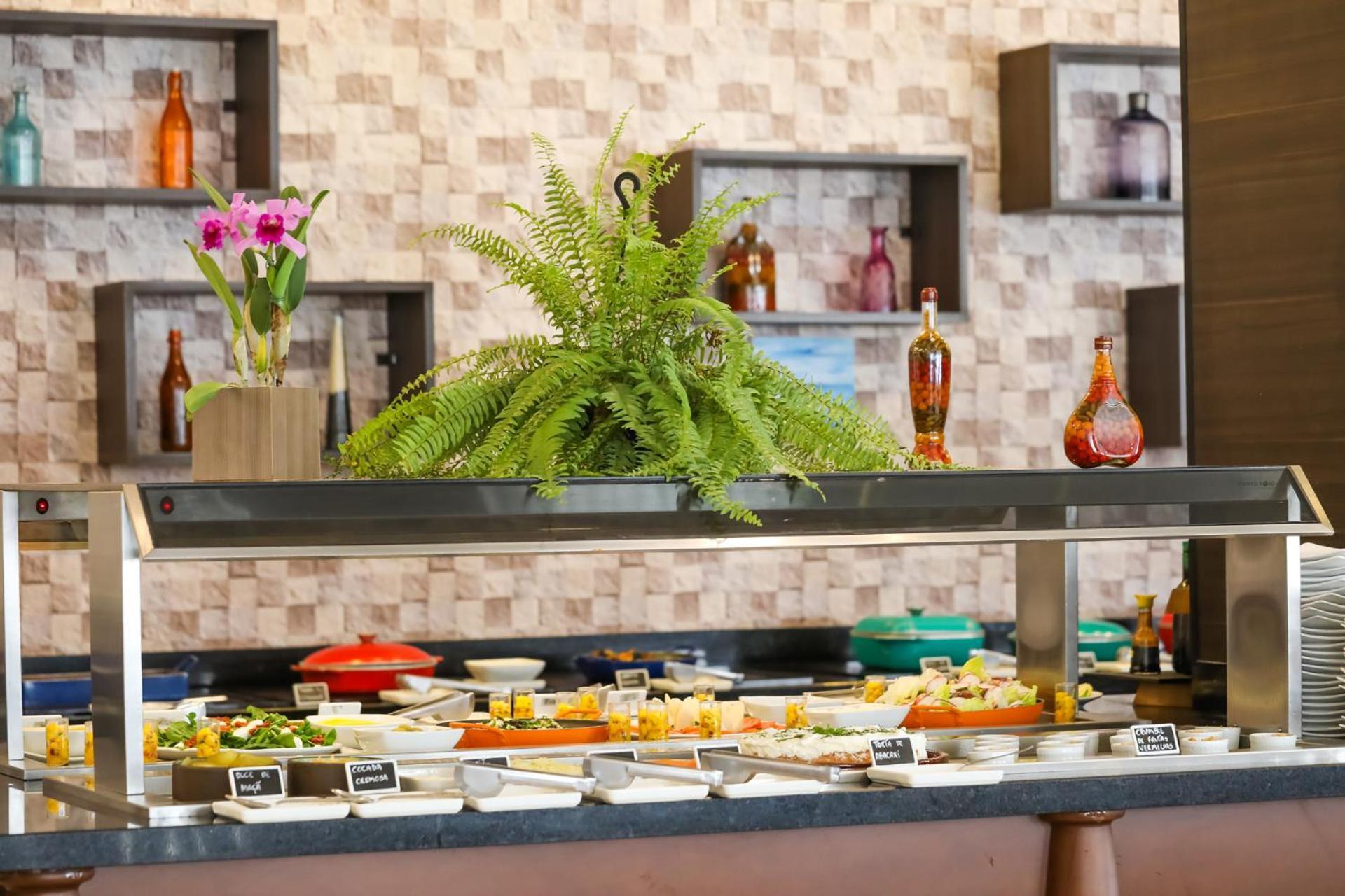 Tryp By Wyndham Ribeirao Preto Hotel Exterior photo A salad bar