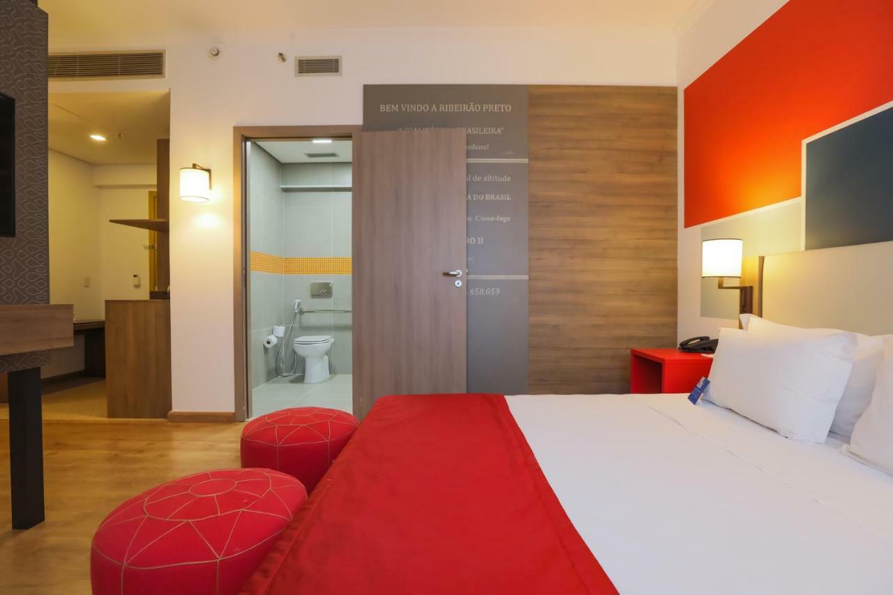 Tryp By Wyndham Ribeirao Preto Hotel Exterior photo A room at the hotel